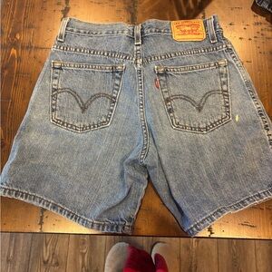 Vintage Levi 550 women’s shorts.